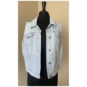 Old Navy Women’s Sleeveless Denim Jacket Vest